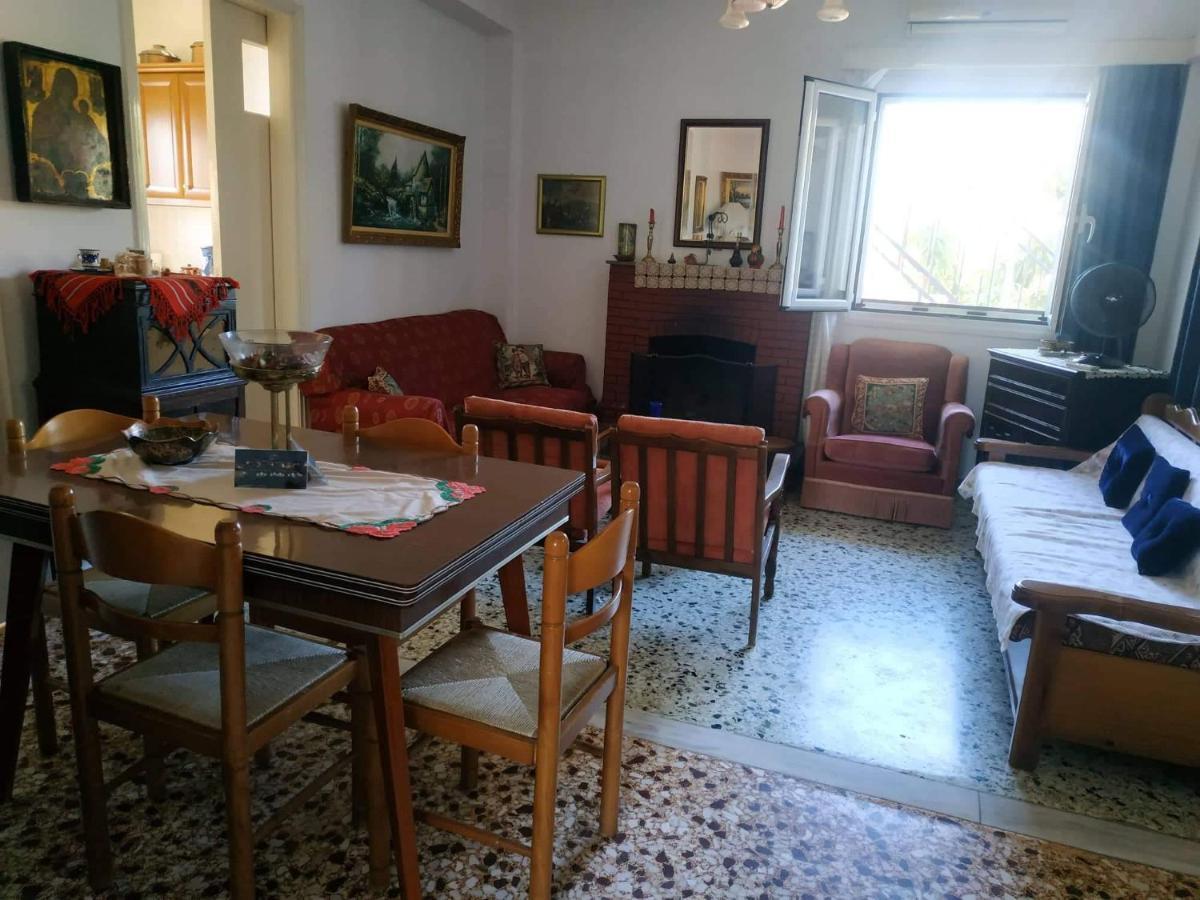 Vacation House Dionysia Villa Aigio Esterno foto