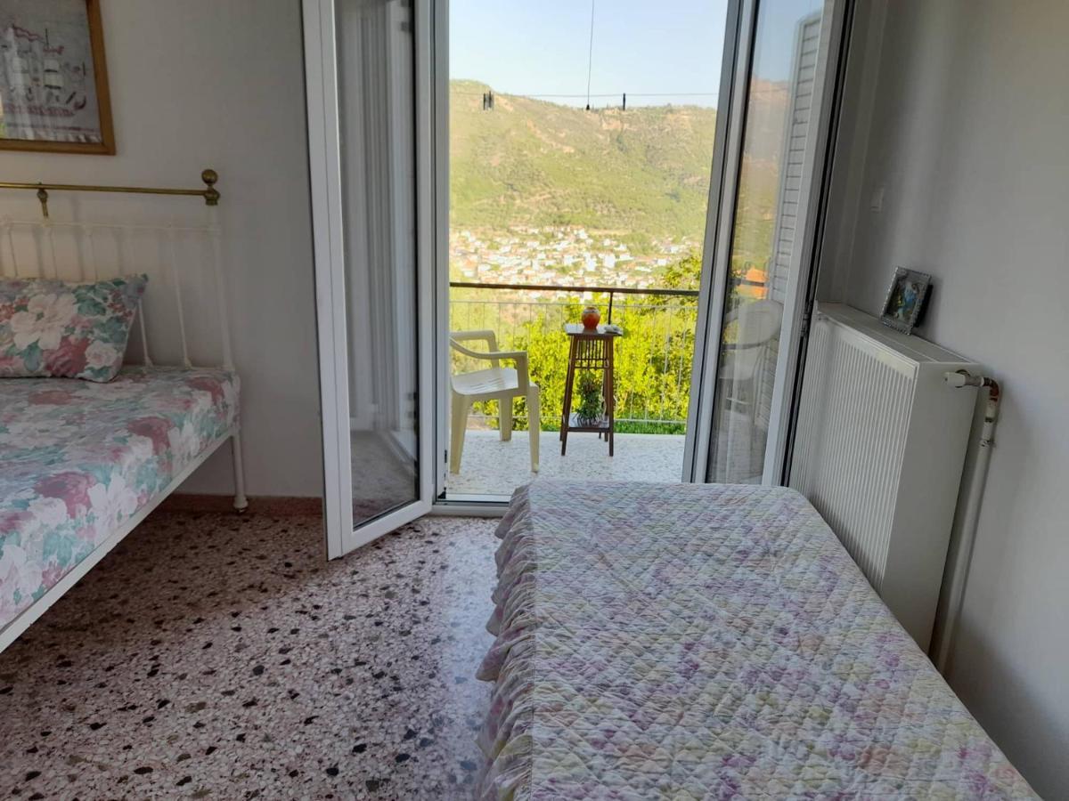 Vacation House Dionysia Villa Aigio Esterno foto